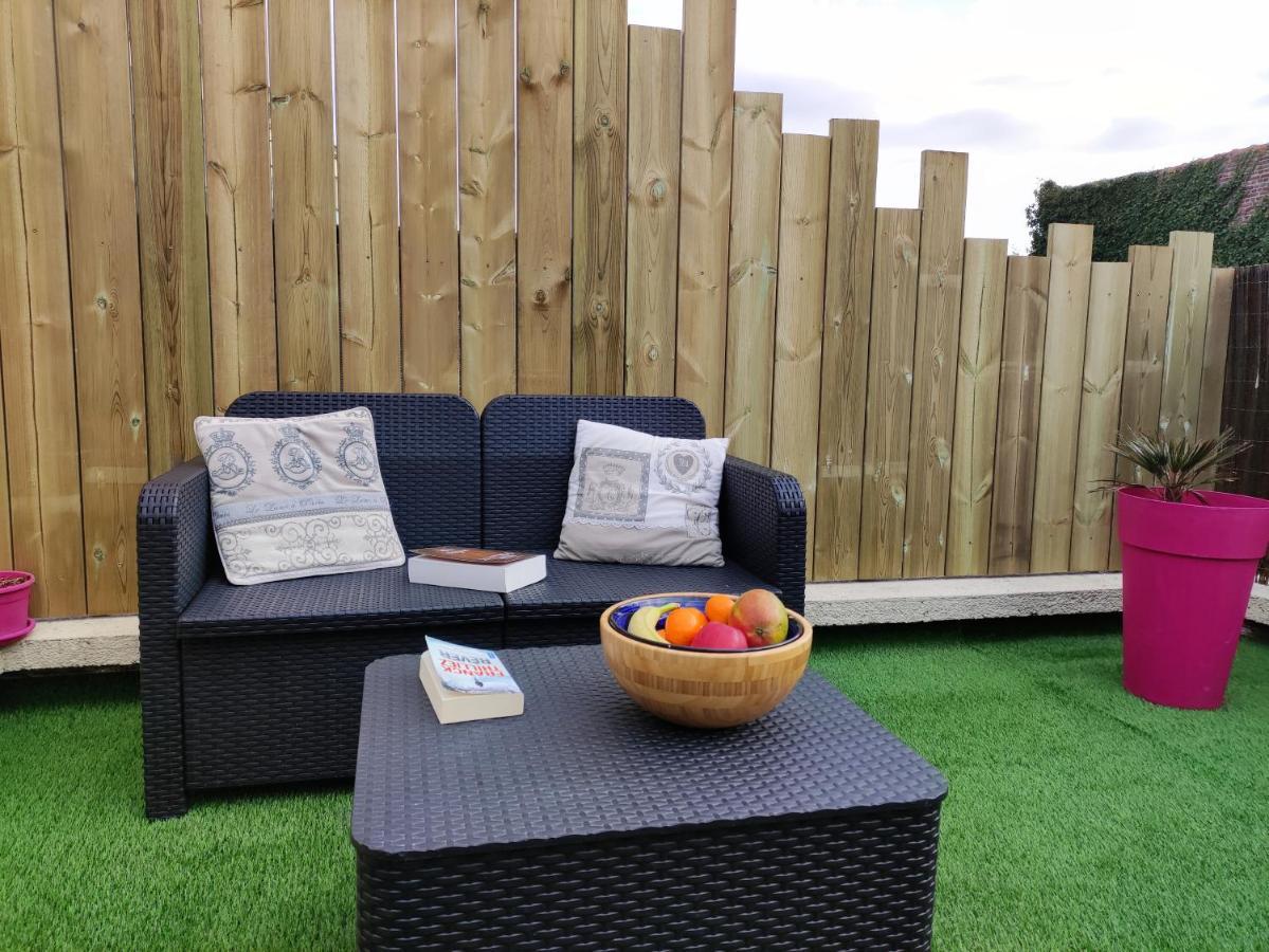 Apartamento Joli Petit T2 Terrasse Proche Du Phare Calais Exterior foto